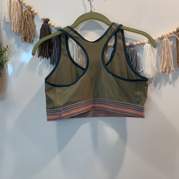 Under armour olive green sports bra - Picture 5 of 7